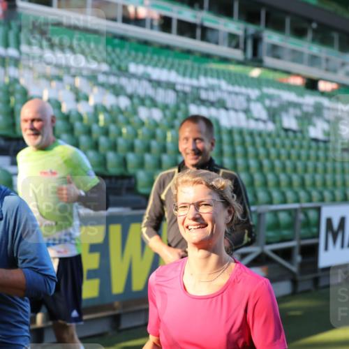 06.10.2024 - 19. swb-Marathon Bremen Yannick Fuchs http://msf.ph/oto/7450291 06.10.2024 10:33:51 Laufen im Stadion 7040, 7076, 7122, 7123, 7130, 7201, 7202, 7203, 7227, 7264, 7269, 7282, 7330, 7332, 7358, 7404, 7418, 7509, 7510, 7577, 7608, 7663, 7693, 7723, 7811, 7832, 7848, 7855, 7867, 7869, 7886, 7935, 7997, 8033, 8113, 8178, 8179, 8190, 8195, 8197, 8208, 8235, 8236, 8263, 8269, 8293, 8308, 8326, 8382, 8399, 8414, 8415, 8435, 8451, 8463, 8534, 8546, 8579, 8607, 8608, 8611, 8612, 8640, 8653, 8694, 8798, 9003, 9041, 9053, 9072, 9073 meine-sportfotos.de