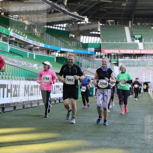 06.10.2024 - 19. swb-Marathon Bremen Yannick Fuchs http://msf.ph/oto/7450314 06.10.2024 10:38:55 Laufen im Stadion 7043, 7068, 7115, 7173, 7219, 7248, 7311, 7324, 7331, 7336, 7359, 7517, 7589, 7592, 7593, 7705, 7780, 7781, 7868, 7934, 7952, 8064, 8126, 8128, 8135, 8164, 8165, 8247, 8420, 8422, 8518, 8519, 8563, 8590, 8591, 8684, 8690, 8734, 8758, 8855, 8866, 8872, 8880, 8916, 8930, 8950, 9062, 9113 meine-sportfotos.de