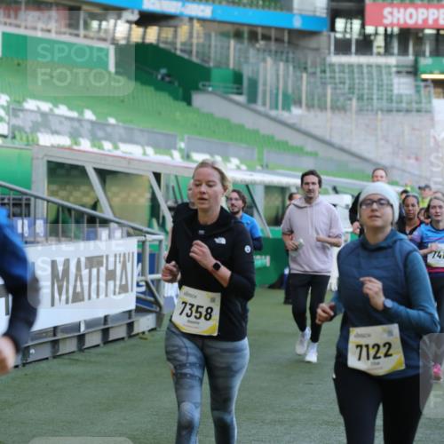 06.10.2024 - 19. swb-Marathon Bremen Yannick Fuchs http://msf.ph/oto/7450323 06.10.2024 10:33:55 Laufen im Stadion 7040, 7076, 7122, 7123, 7130, 7201, 7202, 7203, 7227, 7264, 7269, 7282, 7330, 7332, 7358, 7404, 7418, 7577, 7608, 7663, 7693, 7718, 7723, 7811, 7832, 7848, 7855, 7867, 7869, 7886, 7935, 7997, 8005, 8006, 8033, 8113, 8178, 8179, 8190, 8195, 8197, 8208, 8235, 8236, 8263, 8269, 8293, 8308, 8326, 8338, 8382, 8399, 8414, 8415, 8435, 8451, 8463, 8534, 8546, 8579, 8607, 8608, 8611, 8612, 8640, 8653, 8694, 8798, 9003, 9041, 9053, 9072, 9073 meine-sportfotos.de