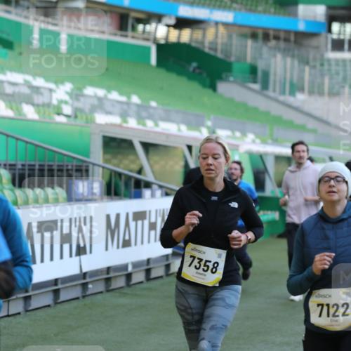 06.10.2024 - 19. swb-Marathon Bremen Yannick Fuchs http://msf.ph/oto/7450327 06.10.2024 10:33:56 Laufen im Stadion 7040, 7076, 7122, 7123, 7130, 7201, 7202, 7203, 7227, 7264, 7269, 7282, 7330, 7332, 7358, 7404, 7418, 7577, 7608, 7663, 7693, 7718, 7723, 7811, 7832, 7848, 7855, 7867, 7869, 7886, 7935, 7997, 8005, 8006, 8017, 8033, 8107, 8113, 8178, 8179, 8190, 8195, 8197, 8208, 8235, 8236, 8263, 8269, 8293, 8308, 8326, 8338, 8382, 8399, 8414, 8415, 8435, 8463, 8534, 8546, 8572, 8579, 8607, 8608, 8611, 8612, 8640, 8644, 8653, 8694, 8798, 9003, 9041, 9053, 9072, 9073 meine-sportfotos.de