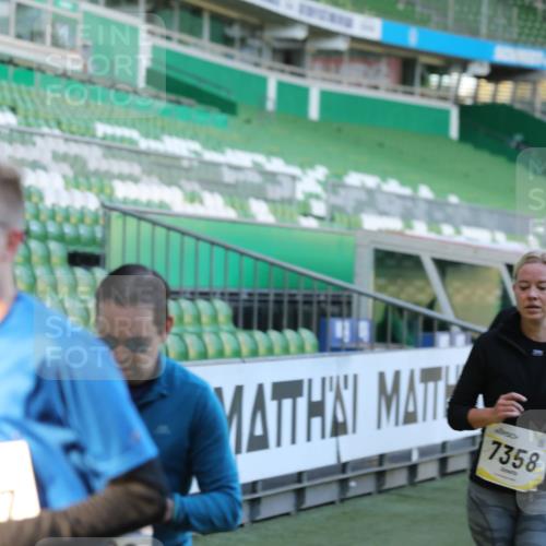 06.10.2024 - 19. swb-Marathon Bremen Yannick Fuchs http://msf.ph/oto/7450329 06.10.2024 10:33:56 Laufen im Stadion 7040, 7076, 7122, 7123, 7130, 7201, 7202, 7203, 7227, 7264, 7269, 7282, 7330, 7332, 7358, 7404, 7418, 7577, 7608, 7663, 7693, 7718, 7723, 7811, 7832, 7848, 7855, 7867, 7869, 7886, 7935, 7997, 8005, 8006, 8017, 8033, 8107, 8113, 8178, 8179, 8190, 8195, 8197, 8208, 8235, 8236, 8263, 8269, 8293, 8308, 8326, 8338, 8382, 8399, 8414, 8415, 8435, 8463, 8534, 8546, 8572, 8579, 8607, 8608, 8611, 8612, 8640, 8644, 8653, 8694, 8798, 9003, 9041, 9053, 9072, 9073 meine-sportfotos.de