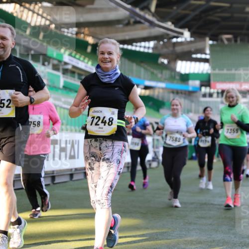 06.10.2024 - 19. swb-Marathon Bremen Yannick Fuchs http://msf.ph/oto/7450333 06.10.2024 10:38:57 Laufen im Stadion 7043, 7068, 7115, 7173, 7219, 7248, 7311, 7324, 7331, 7336, 7359, 7517, 7589, 7592, 7593, 7780, 7781, 7868, 7934, 7952, 8064, 8126, 8128, 8135, 8247, 8420, 8422, 8518, 8519, 8563, 8590, 8591, 8684, 8734, 8758, 8795, 8855, 8866, 8872, 8916, 8930, 8950, 9062, 9113 meine-sportfotos.de