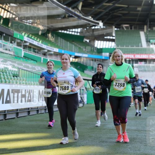 06.10.2024 - 19. swb-Marathon Bremen Yannick Fuchs http://msf.ph/oto/7450338 06.10.2024 10:38:58 Laufen im Stadion 7043, 7068, 7115, 7173, 7219, 7248, 7311, 7324, 7331, 7336, 7359, 7517, 7589, 7592, 7593, 7780, 7781, 7868, 7934, 7952, 8064, 8126, 8128, 8135, 8247, 8353, 8420, 8422, 8518, 8519, 8563, 8590, 8591, 8684, 8734, 8758, 8795, 8855, 8866, 8872, 8930, 8950, 9062, 9113 meine-sportfotos.de