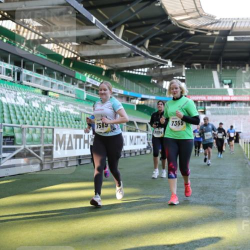 06.10.2024 - 19. swb-Marathon Bremen Yannick Fuchs http://msf.ph/oto/7450347 06.10.2024 10:38:58 Laufen im Stadion 7043, 7068, 7115, 7173, 7219, 7248, 7311, 7324, 7331, 7336, 7359, 7517, 7589, 7592, 7593, 7780, 7781, 7868, 7934, 7952, 8064, 8126, 8128, 8135, 8247, 8353, 8420, 8422, 8518, 8519, 8563, 8590, 8591, 8684, 8734, 8758, 8795, 8855, 8866, 8872, 8930, 8950, 9062, 9113 meine-sportfotos.de