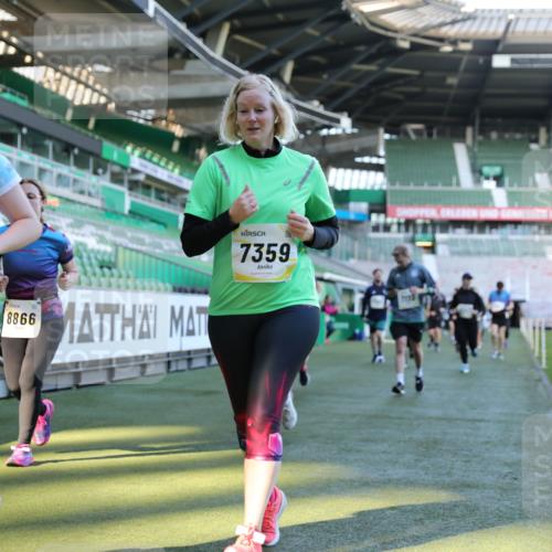 06.10.2024 - 19. swb-Marathon Bremen Yannick Fuchs http://msf.ph/oto/7450352 06.10.2024 10:38:59 Laufen im Stadion 7043, 7068, 7115, 7173, 7219, 7248, 7311, 7324, 7331, 7336, 7359, 7517, 7589, 7592, 7593, 7780, 7781, 7868, 7934, 7952, 8064, 8126, 8128, 8135, 8247, 8353, 8420, 8422, 8518, 8519, 8563, 8590, 8591, 8684, 8734, 8758, 8795, 8855, 8866, 8872, 8930, 8950, 9011, 9062, 9113 meine-sportfotos.de