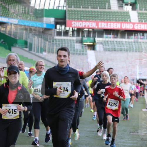 06.10.2024 - 19. swb-Marathon Bremen Yannick Fuchs http://msf.ph/oto/7450389 06.10.2024 10:34:11 Laufen im Stadion 7040, 7048, 7122, 7123, 7130, 7221, 7223, 7227, 7255, 7264, 7282, 7352, 7358, 7383, 7395, 7404, 7418, 7446, 7532, 7577, 7693, 7718, 7723, 7745, 7775, 7811, 7832, 7844, 7848, 7886, 7909, 7910, 7929, 7935, 7971, 7987, 8005, 8006, 8017, 8027, 8033, 8107, 8113, 8178, 8179, 8190, 8197, 8203, 8208, 8229, 8235, 8236, 8263, 8269, 8270, 8283, 8293, 8326, 8338, 8382, 8398, 8399, 8414, 8415, 8435, 8463, 8546, 8550, 8572, 8579, 8607, 8608, 8612, 8640, 8644, 8694 meine-sportfotos.de