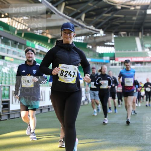 06.10.2024 - 19. swb-Marathon Bremen Yannick Fuchs http://msf.ph/oto/7450391 06.10.2024 10:39:06 Laufen im Stadion 7043, 7115, 7173, 7219, 7248, 7311, 7324, 7331, 7336, 7359, 7517, 7589, 7592, 7593, 7780, 7781, 7868, 7934, 7952, 8064, 8126, 8128, 8135, 8247, 8353, 8420, 8453, 8518, 8519, 8563, 8587, 8684, 8734, 8758, 8795, 8855, 8866, 8872, 8930, 8950, 9011, 9113 meine-sportfotos.de