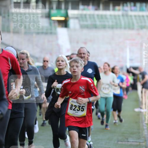 06.10.2024 - 19. swb-Marathon Bremen Yannick Fuchs http://msf.ph/oto/7450394 06.10.2024 10:34:12 Laufen im Stadion 7040, 7048, 7122, 7123, 7130, 7221, 7223, 7227, 7242, 7255, 7264, 7352, 7358, 7377, 7383, 7395, 7404, 7418, 7446, 7532, 7577, 7693, 7718, 7723, 7745, 7775, 7811, 7832, 7844, 7848, 7886, 7909, 7910, 7929, 7935, 7971, 7987, 8005, 8006, 8017, 8027, 8033, 8107, 8113, 8178, 8179, 8190, 8197, 8203, 8208, 8229, 8235, 8236, 8269, 8270, 8283, 8293, 8326, 8338, 8382, 8398, 8399, 8414, 8415, 8435, 8463, 8546, 8550, 8572, 8579, 8607, 8608, 8612, 8640, 8644, 8670, 8694 meine-sportfotos.de