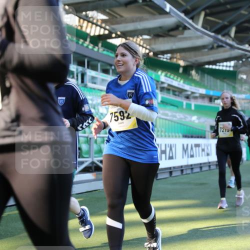 06.10.2024 - 19. swb-Marathon Bremen Yannick Fuchs http://msf.ph/oto/7450397 06.10.2024 10:39:07 Laufen im Stadion 7043, 7115, 7173, 7219, 7248, 7311, 7324, 7331, 7336, 7359, 7517, 7589, 7592, 7593, 7780, 7781, 7868, 7934, 7952, 8064, 8126, 8128, 8135, 8247, 8353, 8420, 8453, 8563, 8587, 8684, 8734, 8758, 8795, 8855, 8866, 8872, 8881, 8930, 8950, 9011, 9113 meine-sportfotos.de