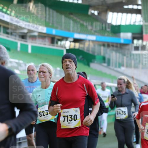 06.10.2024 - 19. swb-Marathon Bremen Yannick Fuchs http://msf.ph/oto/7450404 06.10.2024 10:34:13 Laufen im Stadion 7040, 7048, 7122, 7123, 7130, 7221, 7223, 7227, 7242, 7255, 7262, 7264, 7352, 7358, 7377, 7383, 7395, 7404, 7418, 7446, 7532, 7577, 7693, 7718, 7723, 7745, 7775, 7811, 7832, 7844, 7848, 7886, 7909, 7910, 7929, 7935, 7971, 7987, 8005, 8006, 8017, 8027, 8033, 8107, 8113, 8115, 8178, 8179, 8190, 8197, 8203, 8208, 8229, 8235, 8236, 8269, 8270, 8283, 8293, 8326, 8338, 8382, 8398, 8399, 8414, 8415, 8435, 8463, 8546, 8550, 8572, 8579, 8607, 8608, 8612, 8640, 8644, 8670, 8694 meine-sportfotos.de