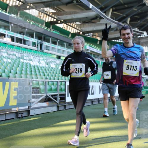 06.10.2024 - 19. swb-Marathon Bremen Yannick Fuchs http://msf.ph/oto/7450405 06.10.2024 10:39:08 Laufen im Stadion 7043, 7115, 7173, 7219, 7248, 7311, 7324, 7331, 7336, 7359, 7517, 7589, 7592, 7593, 7780, 7781, 7868, 7934, 7952, 8064, 8126, 8128, 8135, 8247, 8353, 8420, 8453, 8563, 8587, 8684, 8734, 8758, 8795, 8855, 8866, 8872, 8881, 8950, 9011, 9113 meine-sportfotos.de