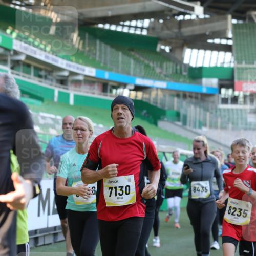 06.10.2024 - 19. swb-Marathon Bremen Yannick Fuchs http://msf.ph/oto/7450406 06.10.2024 10:34:13 Laufen im Stadion 7040, 7048, 7122, 7123, 7130, 7221, 7223, 7227, 7242, 7255, 7262, 7264, 7352, 7358, 7377, 7383, 7395, 7404, 7418, 7446, 7532, 7577, 7693, 7718, 7723, 7745, 7775, 7811, 7832, 7844, 7848, 7886, 7909, 7910, 7929, 7935, 7971, 7987, 8005, 8006, 8017, 8027, 8033, 8107, 8113, 8115, 8178, 8179, 8190, 8197, 8203, 8208, 8229, 8235, 8236, 8269, 8270, 8283, 8293, 8326, 8338, 8382, 8398, 8399, 8414, 8415, 8435, 8463, 8546, 8550, 8572, 8579, 8607, 8608, 8612, 8640, 8644, 8670, 8694 meine-sportfotos.de