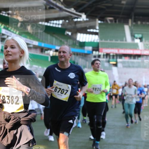 06.10.2024 - 19. swb-Marathon Bremen Yannick Fuchs http://msf.ph/oto/7450431 06.10.2024 10:34:16 Laufen im Stadion 7040, 7048, 7122, 7130, 7221, 7223, 7227, 7242, 7255, 7262, 7264, 7352, 7358, 7377, 7383, 7395, 7404, 7418, 7446, 7507, 7532, 7693, 7718, 7722, 7723, 7745, 7775, 7811, 7832, 7844, 7848, 7886, 7909, 7910, 7918, 7929, 7935, 7971, 7980, 7987, 8005, 8006, 8017, 8027, 8033, 8107, 8113, 8115, 8178, 8179, 8190, 8197, 8203, 8208, 8229, 8235, 8236, 8270, 8283, 8293, 8326, 8338, 8382, 8398, 8399, 8414, 8415, 8435, 8463, 8546, 8550, 8572, 8607, 8608, 8612, 8640, 8644, 8670, 8694, 9015 meine-sportfotos.de