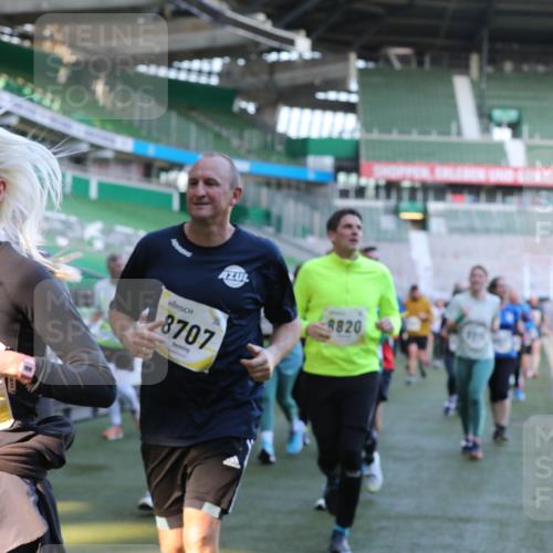 06.10.2024 - 19. swb-Marathon Bremen Yannick Fuchs http://msf.ph/oto/7450434 06.10.2024 10:34:16 Laufen im Stadion 7040, 7048, 7122, 7130, 7221, 7223, 7227, 7242, 7255, 7262, 7264, 7352, 7358, 7377, 7383, 7395, 7404, 7418, 7446, 7507, 7532, 7693, 7718, 7722, 7723, 7745, 7775, 7811, 7832, 7844, 7848, 7886, 7909, 7910, 7918, 7929, 7935, 7971, 7980, 7987, 8005, 8006, 8017, 8027, 8033, 8107, 8113, 8115, 8178, 8179, 8190, 8197, 8203, 8208, 8229, 8235, 8236, 8270, 8283, 8293, 8326, 8338, 8382, 8398, 8399, 8414, 8415, 8435, 8463, 8546, 8550, 8572, 8607, 8608, 8612, 8640, 8644, 8670, 8694, 9015 meine-sportfotos.de
