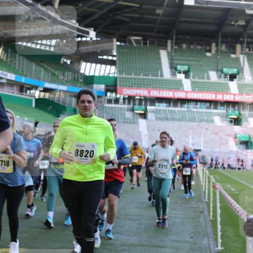 06.10.2024 - 19. swb-Marathon Bremen Yannick Fuchs http://msf.ph/oto/7450440 06.10.2024 10:34:16 Laufen im Stadion 7040, 7048, 7122, 7130, 7221, 7223, 7227, 7242, 7255, 7262, 7264, 7352, 7358, 7377, 7383, 7395, 7404, 7418, 7446, 7507, 7532, 7693, 7718, 7722, 7723, 7745, 7775, 7811, 7832, 7844, 7848, 7886, 7909, 7910, 7918, 7929, 7935, 7971, 7980, 7987, 8005, 8006, 8017, 8027, 8033, 8107, 8113, 8115, 8178, 8179, 8190, 8197, 8203, 8208, 8229, 8235, 8236, 8270, 8283, 8293, 8326, 8338, 8382, 8398, 8399, 8414, 8415, 8435, 8463, 8546, 8550, 8572, 8607, 8608, 8612, 8640, 8644, 8670, 8694, 9015 meine-sportfotos.de