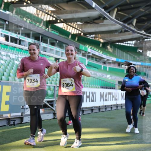 06.10.2024 - 19. swb-Marathon Bremen Yannick Fuchs http://msf.ph/oto/7450441 06.10.2024 10:39:12 Laufen im Stadion 7043, 7115, 7173, 7219, 7248, 7311, 7324, 7331, 7359, 7517, 7589, 7592, 7593, 7780, 7781, 7868, 7934, 7952, 8064, 8126, 8128, 8135, 8247, 8353, 8420, 8453, 8587, 8684, 8734, 8758, 8795, 8855, 8866, 8872, 8881, 8950, 9011, 9113 meine-sportfotos.de