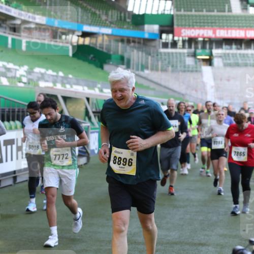 06.10.2024 - 19. swb-Marathon Bremen Yannick Fuchs http://msf.ph/oto/7450442 06.10.2024 10:35:04 Laufen im Stadion 7034, 7035, 7042, 7138, 7155, 7156, 7162, 7204, 7226, 7251, 7258, 7266, 7295, 7307, 7321, 7335, 7413, 7443, 7468, 7478, 7479, 7490, 7502, 7587, 7644, 7679, 7680, 7690, 7699, 7757, 7772, 7773, 7863, 7864, 7899, 7900, 7902, 7926, 7932, 7954, 7955, 7981, 8073, 8074, 8085, 8088, 8118, 8144, 8152, 8166, 8183, 8225, 8246, 8363, 8366, 8370, 8378, 8409, 8410, 8429, 8449, 8450, 8472, 8494, 8495, 8496, 8506, 8509, 8539, 8541, 8542, 8588, 8589, 8678, 8698, 8760, 8799, 8839, 8848, 8871 meine-sportfotos.de