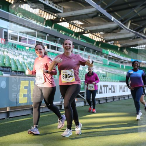 06.10.2024 - 19. swb-Marathon Bremen Yannick Fuchs http://msf.ph/oto/7450448 06.10.2024 10:39:13 Laufen im Stadion 7043, 7115, 7173, 7219, 7248, 7311, 7324, 7331, 7359, 7517, 7589, 7592, 7593, 7780, 7781, 7868, 7934, 7952, 8064, 8126, 8128, 8135, 8247, 8353, 8420, 8453, 8587, 8684, 8734, 8795, 8855, 8866, 8872, 8881, 8950, 9011, 9113 meine-sportfotos.de