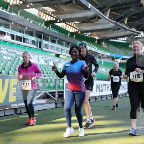 06.10.2024 - 19. swb-Marathon Bremen Yannick Fuchs http://msf.ph/oto/7450455 06.10.2024 10:39:14 Laufen im Stadion 7043, 7115, 7173, 7219, 7248, 7311, 7324, 7331, 7517, 7589, 7592, 7593, 7780, 7781, 7868, 7934, 7952, 8064, 8126, 8128, 8135, 8247, 8353, 8420, 8453, 8587, 8684, 8734, 8795, 8855, 8866, 8872, 8881, 8950, 9011, 9113 meine-sportfotos.de