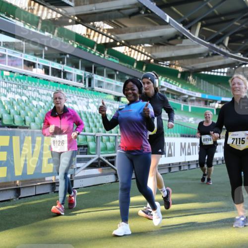 06.10.2024 - 19. swb-Marathon Bremen Yannick Fuchs http://msf.ph/oto/7450457 06.10.2024 10:39:14 Laufen im Stadion 7043, 7115, 7173, 7219, 7248, 7311, 7324, 7331, 7517, 7589, 7592, 7593, 7780, 7781, 7868, 7934, 7952, 8064, 8126, 8128, 8135, 8247, 8353, 8420, 8453, 8587, 8684, 8734, 8795, 8855, 8866, 8872, 8881, 8950, 9011, 9113 meine-sportfotos.de