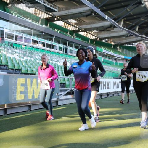 06.10.2024 - 19. swb-Marathon Bremen Yannick Fuchs http://msf.ph/oto/7450459 06.10.2024 10:39:14 Laufen im Stadion 7043, 7115, 7173, 7219, 7248, 7311, 7324, 7331, 7517, 7589, 7592, 7593, 7780, 7781, 7868, 7934, 7952, 8064, 8126, 8128, 8135, 8247, 8353, 8420, 8453, 8587, 8684, 8734, 8795, 8855, 8866, 8872, 8881, 8950, 9011, 9113 meine-sportfotos.de
