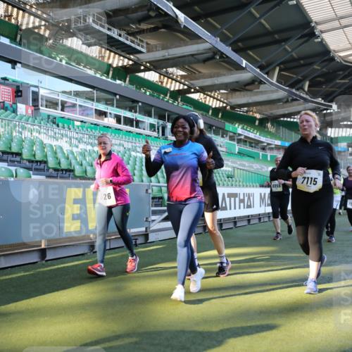 06.10.2024 - 19. swb-Marathon Bremen Yannick Fuchs http://msf.ph/oto/7450461 06.10.2024 10:39:14 Laufen im Stadion 7043, 7115, 7173, 7219, 7248, 7311, 7324, 7331, 7517, 7589, 7592, 7593, 7780, 7781, 7868, 7934, 7952, 8064, 8126, 8128, 8135, 8247, 8353, 8420, 8453, 8587, 8684, 8734, 8795, 8855, 8866, 8872, 8881, 8950, 9011, 9113 meine-sportfotos.de