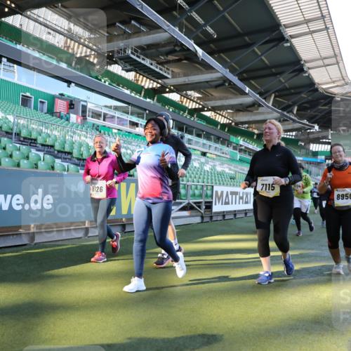 06.10.2024 - 19. swb-Marathon Bremen Yannick Fuchs http://msf.ph/oto/7450468 06.10.2024 10:39:15 Laufen im Stadion 7043, 7115, 7173, 7219, 7311, 7324, 7331, 7517, 7589, 7592, 7593, 7780, 7781, 7868, 7934, 8064, 8126, 8128, 8135, 8247, 8353, 8420, 8453, 8587, 8684, 8734, 8795, 8855, 8866, 8872, 8881, 8950, 9011, 9113 meine-sportfotos.de