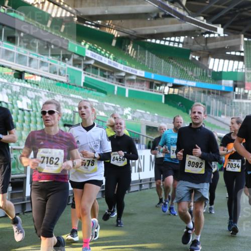 06.10.2024 - 19. swb-Marathon Bremen Yannick Fuchs http://msf.ph/oto/7450488 06.10.2024 10:35:16 Laufen im Stadion 7034, 7035, 7042, 7138, 7155, 7162, 7204, 7226, 7251, 7258, 7266, 7295, 7321, 7335, 7353, 7443, 7468, 7478, 7479, 7490, 7644, 7690, 7699, 7757, 7772, 7773, 7829, 7830, 7863, 7864, 7899, 7900, 7902, 7923, 7926, 7932, 7954, 7955, 8073, 8074, 8088, 8118, 8121, 8144, 8152, 8183, 8225, 8366, 8370, 8378, 8409, 8410, 8421, 8429, 8449, 8450, 8494, 8495, 8496, 8506, 8509, 8539, 8588, 8589, 8595, 8698, 8760, 8799, 8848, 8871, 8952 meine-sportfotos.de