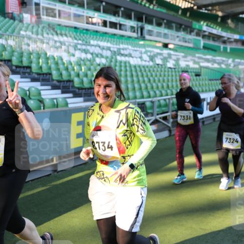 06.10.2024 - 19. swb-Marathon Bremen Yannick Fuchs http://msf.ph/oto/7450489 06.10.2024 10:39:18 Laufen im Stadion 7043, 7115, 7173, 7219, 7311, 7324, 7331, 7517, 7592, 7593, 7780, 7781, 7868, 7934, 7948, 7960, 8064, 8126, 8128, 8135, 8247, 8353, 8420, 8453, 8587, 8684, 8734, 8795, 8855, 8872, 8881, 8950, 9011, 9113 meine-sportfotos.de