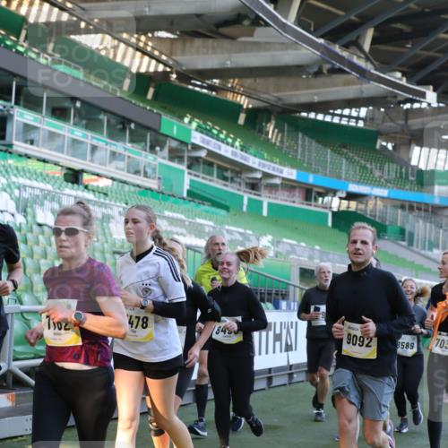 06.10.2024 - 19. swb-Marathon Bremen Yannick Fuchs http://msf.ph/oto/7450492 06.10.2024 10:35:16 Laufen im Stadion 7034, 7035, 7042, 7138, 7155, 7162, 7204, 7226, 7251, 7258, 7266, 7295, 7321, 7335, 7353, 7443, 7468, 7478, 7479, 7490, 7644, 7690, 7699, 7757, 7772, 7773, 7829, 7830, 7863, 7864, 7899, 7900, 7902, 7923, 7926, 7932, 7954, 7955, 8073, 8074, 8088, 8118, 8121, 8144, 8152, 8183, 8225, 8366, 8370, 8378, 8409, 8410, 8421, 8429, 8449, 8450, 8494, 8495, 8496, 8506, 8509, 8539, 8588, 8589, 8595, 8698, 8760, 8799, 8848, 8871, 8952 meine-sportfotos.de