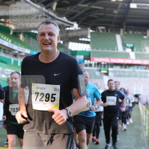 06.10.2024 - 19. swb-Marathon Bremen Yannick Fuchs http://msf.ph/oto/7450507 06.10.2024 10:35:18 Laufen im Stadion 7034, 7035, 7042, 7138, 7155, 7162, 7204, 7226, 7251, 7258, 7266, 7295, 7321, 7335, 7341, 7353, 7428, 7443, 7468, 7478, 7479, 7490, 7644, 7690, 7699, 7772, 7773, 7829, 7830, 7863, 7864, 7899, 7900, 7902, 7904, 7923, 7932, 7955, 8073, 8074, 8088, 8118, 8121, 8144, 8152, 8183, 8191, 8225, 8366, 8370, 8378, 8409, 8410, 8421, 8429, 8449, 8450, 8506, 8509, 8539, 8588, 8589, 8595, 8698, 8760, 8799, 8848, 8952, 9029 meine-sportfotos.de