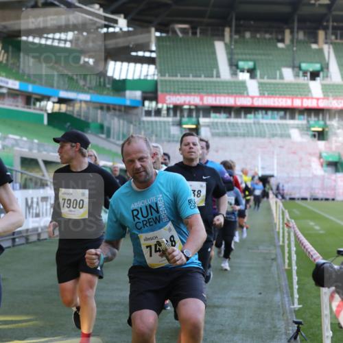 06.10.2024 - 19. swb-Marathon Bremen Yannick Fuchs http://msf.ph/oto/7450514 06.10.2024 10:35:19 Laufen im Stadion 7034, 7035, 7042, 7138, 7155, 7162, 7204, 7226, 7251, 7258, 7266, 7295, 7321, 7335, 7341, 7353, 7428, 7443, 7468, 7478, 7479, 7490, 7644, 7690, 7699, 7772, 7773, 7829, 7830, 7863, 7864, 7899, 7900, 7902, 7904, 7923, 7932, 7955, 7967, 8073, 8074, 8088, 8121, 8144, 8152, 8183, 8191, 8225, 8366, 8370, 8378, 8409, 8410, 8421, 8429, 8449, 8450, 8506, 8509, 8539, 8588, 8589, 8595, 8698, 8760, 8799, 8848, 8952, 9029 meine-sportfotos.de