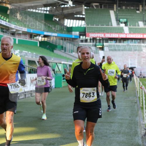 06.10.2024 - 19. swb-Marathon Bremen Yannick Fuchs http://msf.ph/oto/7450549 06.10.2024 10:35:26 Laufen im Stadion 7034, 7035, 7042, 7138, 7155, 7162, 7226, 7251, 7258, 7266, 7295, 7321, 7341, 7353, 7391, 7393, 7428, 7468, 7478, 7479, 7490, 7644, 7690, 7699, 7829, 7830, 7863, 7899, 7900, 7902, 7904, 7923, 7932, 7955, 7967, 8073, 8074, 8088, 8121, 8144, 8183, 8191, 8225, 8366, 8370, 8378, 8409, 8410, 8421, 8429, 8449, 8450, 8506, 8509, 8588, 8589, 8595, 8698, 8760, 8799, 8952, 9029 meine-sportfotos.de