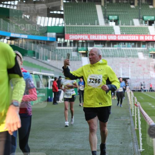 06.10.2024 - 19. swb-Marathon Bremen Yannick Fuchs http://msf.ph/oto/7450558 06.10.2024 10:35:28 Laufen im Stadion 7034, 7035, 7042, 7138, 7155, 7162, 7226, 7251, 7258, 7266, 7295, 7321, 7341, 7353, 7391, 7393, 7428, 7468, 7478, 7479, 7490, 7644, 7690, 7829, 7830, 7863, 7899, 7900, 7902, 7904, 7923, 7932, 7955, 7967, 8073, 8074, 8121, 8144, 8183, 8191, 8225, 8273, 8366, 8370, 8378, 8409, 8410, 8421, 8429, 8449, 8450, 8506, 8509, 8588, 8589, 8595, 8698, 8760, 8799, 8837, 8952, 8957, 9029 meine-sportfotos.de