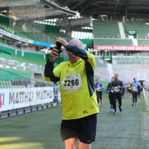 06.10.2024 - 19. swb-Marathon Bremen Yannick Fuchs http://msf.ph/oto/7450563 06.10.2024 10:35:29 Laufen im Stadion 7034, 7035, 7042, 7138, 7155, 7162, 7226, 7251, 7258, 7266, 7295, 7321, 7341, 7353, 7391, 7393, 7428, 7468, 7478, 7479, 7490, 7690, 7829, 7830, 7863, 7899, 7900, 7902, 7904, 7923, 7932, 7955, 7967, 8073, 8074, 8121, 8144, 8183, 8191, 8225, 8273, 8366, 8370, 8378, 8409, 8410, 8421, 8425, 8449, 8450, 8506, 8588, 8589, 8595, 8698, 8760, 8799, 8818, 8837, 8952, 8957, 9029, 9666 meine-sportfotos.de