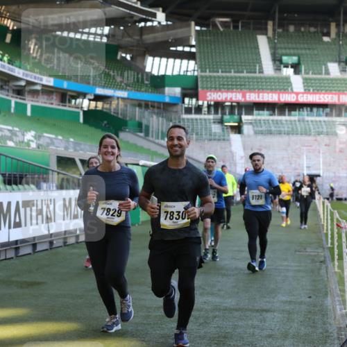 06.10.2024 - 19. swb-Marathon Bremen Yannick Fuchs http://msf.ph/oto/7450586 06.10.2024 10:35:34 Laufen im Stadion 7034, 7035, 7042, 7138, 7155, 7162, 7226, 7251, 7258, 7266, 7295, 7341, 7353, 7391, 7393, 7428, 7468, 7490, 7514, 7515, 7829, 7830, 7863, 7899, 7900, 7902, 7904, 7923, 7932, 7967, 8073, 8074, 8121, 8131, 8144, 8183, 8191, 8225, 8265, 8273, 8370, 8378, 8409, 8410, 8421, 8425, 8449, 8450, 8506, 8562, 8589, 8595, 8698, 8799, 8818, 8837, 8940, 8952, 8957, 9029, 9128, 9666 meine-sportfotos.de
