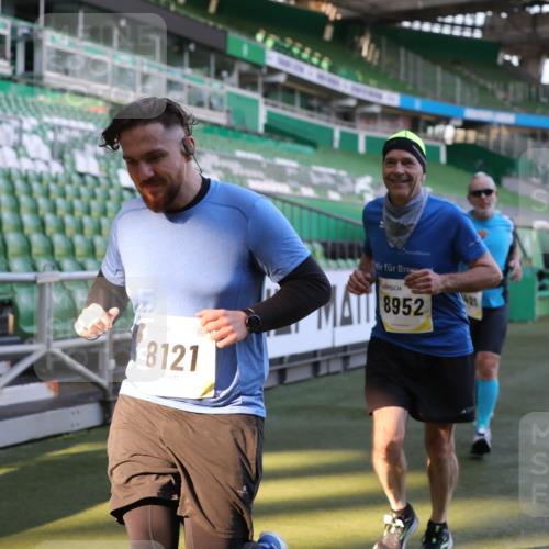 06.10.2024 - 19. swb-Marathon Bremen Yannick Fuchs http://msf.ph/oto/7450606 06.10.2024 10:35:38 Laufen im Stadion 7042, 7155, 7226, 7258, 7266, 7341, 7353, 7391, 7393, 7428, 7460, 7462, 7468, 7490, 7514, 7515, 7686, 7694, 7829, 7830, 7863, 7878, 7899, 7900, 7902, 7904, 7923, 7932, 7937, 7967, 7977, 8073, 8074, 8121, 8131, 8191, 8225, 8265, 8273, 8370, 8378, 8409, 8410, 8421, 8425, 8449, 8506, 8562, 8582, 8589, 8595, 8638, 8698, 8787, 8799, 8818, 8837, 8940, 8952, 8957, 9029, 9128, 9666 meine-sportfotos.de