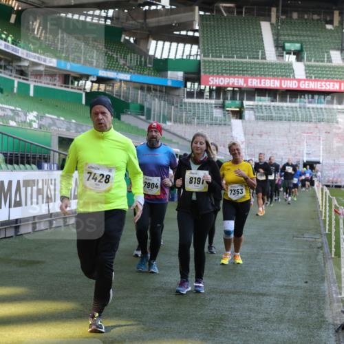 06.10.2024 - 19. swb-Marathon Bremen Yannick Fuchs http://msf.ph/oto/7450622 06.10.2024 10:35:43 Laufen im Stadion 7018, 7020, 7042, 7182, 7258, 7266, 7341, 7353, 7391, 7393, 7428, 7460, 7462, 7468, 7490, 7514, 7515, 7686, 7694, 7724, 7829, 7830, 7863, 7878, 7902, 7904, 7923, 7937, 7967, 7969, 7977, 8121, 8131, 8191, 8225, 8265, 8273, 8409, 8410, 8421, 8425, 8449, 8562, 8582, 8595, 8638, 8668, 8675, 8704, 8787, 8818, 8837, 8940, 8952, 8957, 9017, 9029, 9128, 9666 meine-sportfotos.de