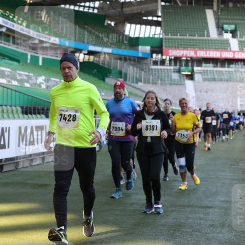 06.10.2024 - 19. swb-Marathon Bremen Yannick Fuchs http://msf.ph/oto/7450624 06.10.2024 10:35:43 Laufen im Stadion 7018, 7020, 7042, 7182, 7258, 7266, 7341, 7353, 7391, 7393, 7428, 7460, 7462, 7468, 7490, 7514, 7515, 7686, 7694, 7724, 7829, 7830, 7863, 7878, 7902, 7904, 7923, 7937, 7967, 7969, 7977, 8121, 8131, 8191, 8225, 8265, 8273, 8409, 8410, 8421, 8425, 8449, 8562, 8582, 8595, 8638, 8668, 8675, 8704, 8787, 8818, 8837, 8940, 8952, 8957, 9017, 9029, 9128, 9666 meine-sportfotos.de