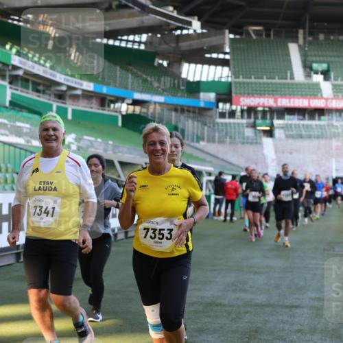 06.10.2024 - 19. swb-Marathon Bremen Yannick Fuchs http://msf.ph/oto/7450637 06.10.2024 10:35:46 Laufen im Stadion 7018, 7020, 7167, 7182, 7266, 7341, 7353, 7391, 7393, 7428, 7460, 7462, 7514, 7515, 7522, 7609, 7639, 7686, 7694, 7724, 7829, 7830, 7878, 7904, 7923, 7937, 7945, 7967, 7969, 7977, 8096, 8121, 8131, 8191, 8212, 8225, 8265, 8273, 8367, 8409, 8410, 8421, 8425, 8483, 8562, 8582, 8595, 8638, 8668, 8675, 8685, 8704, 8787, 8818, 8837, 8940, 8941, 8952, 8957, 9017, 9029, 9128, 9666 meine-sportfotos.de