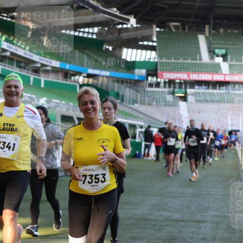 06.10.2024 - 19. swb-Marathon Bremen Yannick Fuchs http://msf.ph/oto/7450639 06.10.2024 10:35:46 Laufen im Stadion 7018, 7020, 7167, 7182, 7266, 7341, 7353, 7391, 7393, 7428, 7460, 7462, 7514, 7515, 7522, 7609, 7639, 7686, 7694, 7724, 7829, 7830, 7878, 7904, 7923, 7937, 7945, 7967, 7969, 7977, 8096, 8121, 8131, 8191, 8212, 8225, 8265, 8273, 8367, 8409, 8410, 8421, 8425, 8483, 8562, 8582, 8595, 8638, 8668, 8675, 8685, 8704, 8787, 8818, 8837, 8940, 8941, 8952, 8957, 9017, 9029, 9128, 9666 meine-sportfotos.de
