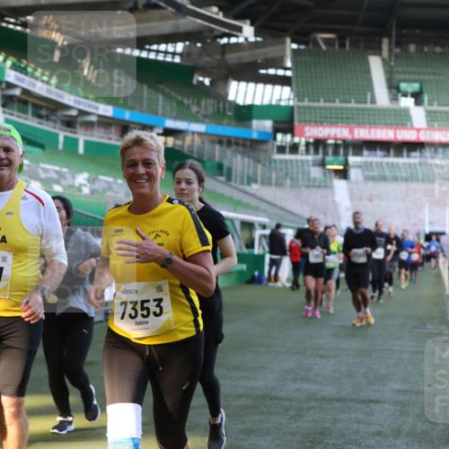 06.10.2024 - 19. swb-Marathon Bremen Yannick Fuchs http://msf.ph/oto/7450640 06.10.2024 10:35:46 Laufen im Stadion 7018, 7020, 7167, 7182, 7266, 7341, 7353, 7391, 7393, 7428, 7460, 7462, 7514, 7515, 7522, 7609, 7639, 7686, 7694, 7724, 7829, 7830, 7878, 7904, 7923, 7937, 7945, 7967, 7969, 7977, 8096, 8121, 8131, 8191, 8212, 8225, 8265, 8273, 8367, 8409, 8410, 8421, 8425, 8483, 8562, 8582, 8595, 8638, 8668, 8675, 8685, 8704, 8787, 8818, 8837, 8940, 8941, 8952, 8957, 9017, 9029, 9128, 9666 meine-sportfotos.de