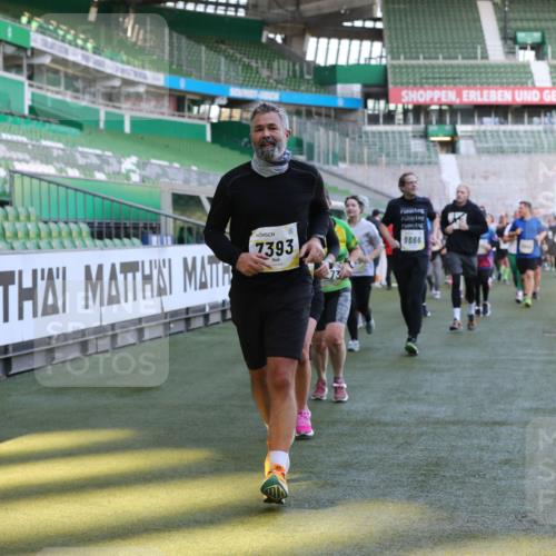 06.10.2024 - 19. swb-Marathon Bremen Yannick Fuchs http://msf.ph/oto/7450649 06.10.2024 10:35:52 Laufen im Stadion 7018, 7020, 7167, 7182, 7341, 7353, 7391, 7393, 7428, 7460, 7462, 7514, 7515, 7522, 7573, 7609, 7610, 7639, 7667, 7686, 7694, 7724, 7829, 7830, 7878, 7904, 7907, 7937, 7945, 7967, 7969, 7977, 8096, 8121, 8131, 8191, 8212, 8265, 8273, 8367, 8421, 8425, 8483, 8486, 8530, 8562, 8582, 8595, 8638, 8668, 8675, 8685, 8704, 8787, 8818, 8837, 8920, 8940, 8941, 8952, 8957, 9017, 9029, 9128, 9666 meine-sportfotos.de