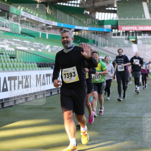 06.10.2024 - 19. swb-Marathon Bremen Yannick Fuchs http://msf.ph/oto/7450652 06.10.2024 10:35:52 Laufen im Stadion 7018, 7020, 7167, 7182, 7341, 7353, 7391, 7393, 7428, 7460, 7462, 7514, 7515, 7522, 7573, 7609, 7610, 7639, 7667, 7686, 7694, 7724, 7829, 7830, 7878, 7904, 7907, 7937, 7945, 7967, 7969, 7977, 8096, 8121, 8131, 8191, 8212, 8265, 8273, 8367, 8421, 8425, 8483, 8486, 8530, 8562, 8582, 8595, 8638, 8668, 8675, 8685, 8704, 8787, 8818, 8837, 8920, 8940, 8941, 8952, 8957, 9017, 9029, 9128, 9666 meine-sportfotos.de