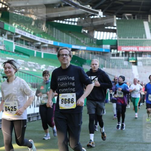 06.10.2024 - 19. swb-Marathon Bremen Yannick Fuchs http://msf.ph/oto/7450670 06.10.2024 10:35:56 Laufen im Stadion 7018, 7020, 7167, 7182, 7341, 7353, 7391, 7393, 7428, 7460, 7462, 7514, 7515, 7522, 7573, 7609, 7610, 7639, 7667, 7686, 7694, 7724, 7878, 7904, 7907, 7937, 7945, 7967, 7969, 7977, 8096, 8121, 8131, 8191, 8212, 8265, 8273, 8367, 8421, 8425, 8462, 8483, 8486, 8530, 8562, 8582, 8595, 8638, 8668, 8675, 8685, 8704, 8787, 8818, 8837, 8914, 8920, 8940, 8941, 8952, 8957, 9017, 9029, 9128, 9666 meine-sportfotos.de