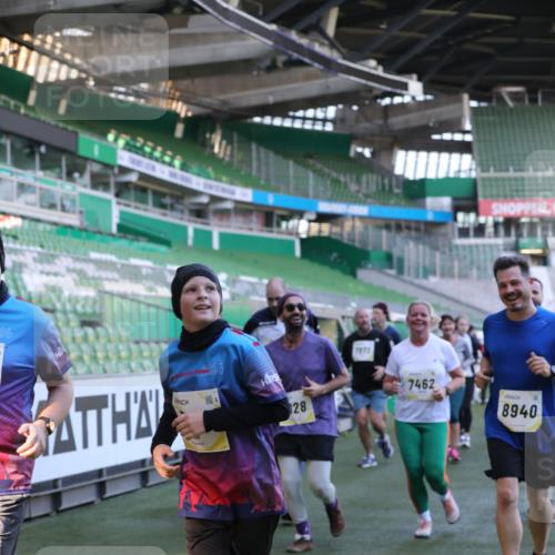 06.10.2024 - 19. swb-Marathon Bremen Yannick Fuchs http://msf.ph/oto/7450684 06.10.2024 10:36:00 Laufen im Stadion 7018, 7020, 7101, 7102, 7167, 7182, 7341, 7353, 7391, 7393, 7428, 7434, 7460, 7462, 7514, 7515, 7522, 7573, 7609, 7610, 7639, 7667, 7686, 7694, 7724, 7878, 7904, 7907, 7937, 7945, 7951, 7967, 7969, 7977, 8096, 8102, 8131, 8191, 8212, 8253, 8254, 8265, 8273, 8367, 8379, 8401, 8421, 8425, 8462, 8483, 8486, 8530, 8562, 8582, 8638, 8668, 8675, 8685, 8704, 8787, 8818, 8837, 8914, 8920, 8940, 8941, 8952, 8957, 9017, 9029, 9128, 9666 meine-sportfotos.de