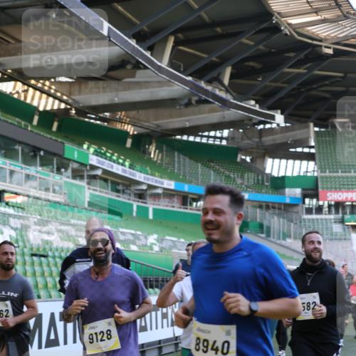 06.10.2024 - 19. swb-Marathon Bremen Yannick Fuchs http://msf.ph/oto/7450689 06.10.2024 10:36:01 Laufen im Stadion 7018, 7020, 7051, 7101, 7102, 7167, 7182, 7341, 7353, 7391, 7393, 7428, 7434, 7460, 7462, 7514, 7515, 7522, 7573, 7609, 7610, 7639, 7667, 7686, 7694, 7724, 7878, 7904, 7907, 7937, 7945, 7951, 7967, 7969, 7977, 8096, 8102, 8131, 8191, 8212, 8253, 8254, 8265, 8273, 8367, 8379, 8401, 8421, 8425, 8462, 8483, 8486, 8530, 8562, 8582, 8638, 8668, 8675, 8685, 8704, 8787, 8818, 8837, 8914, 8920, 8940, 8941, 8957, 9017, 9029, 9042, 9043, 9128, 9666 meine-sportfotos.de