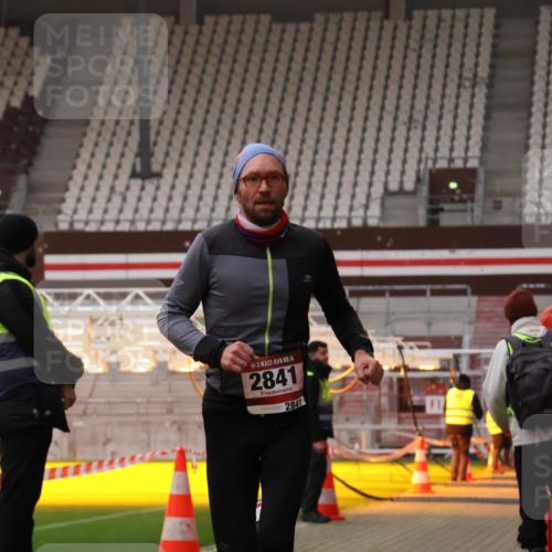 08.12.2024 - St. Pauli X-Mass-Run No. 14 Yannick Fuchs http://msf.ph/oto/7471791 08.12.2024 09:50:18 Ziel 2841, 3164 meine-sportfotos.de