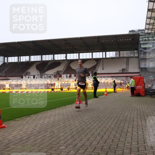 08.12.2024 - St. Pauli X-Mass-Run No. 14 Yannick Fuchs http://msf.ph/oto/7471915 08.12.2024 09:50:44 Ziel 2957 meine-sportfotos.de
