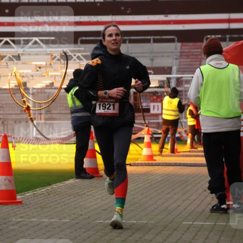 08.12.2024 - St. Pauli X-Mass-Run No. 14 Yannick Fuchs http://msf.ph/oto/7472636 08.12.2024 09:52:19 Ziel 44, 1921, 2832 meine-sportfotos.de